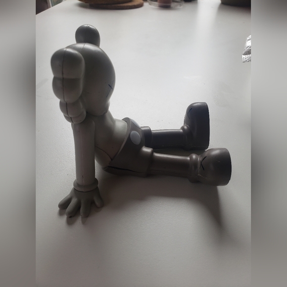 Kaws Cake Topper - Picture 3 of 9